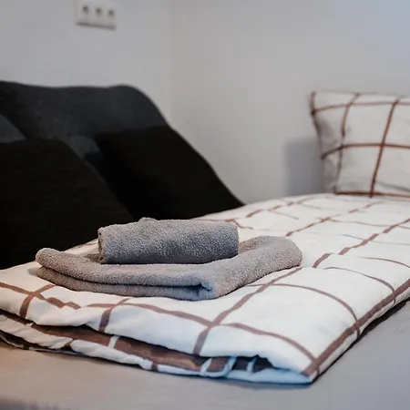 Mitzis Stubn - - 24-hour Self Check-in Apartment