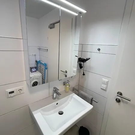 Daire Mitzis Stubn - Pets No Extra Cost - - 24-hour Self Check-in